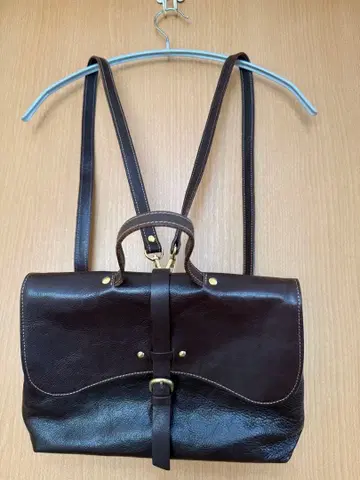 다크 브라운 가죽 백팩