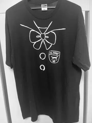 달콤한 폭력 우사바레시 T셔츠