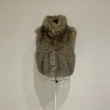 ZARA 인조 모피 베스트