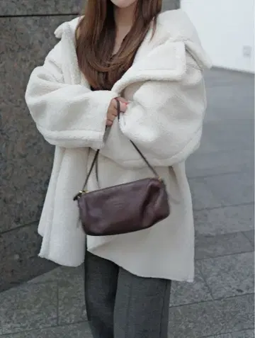 [ 완판템 ] LIAN 테일러드 보아 코트