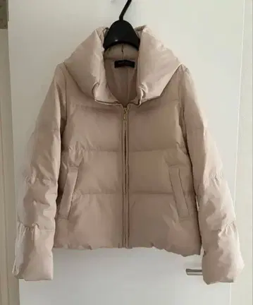 유나이티드 애로우즈 베이지 다운 자켓