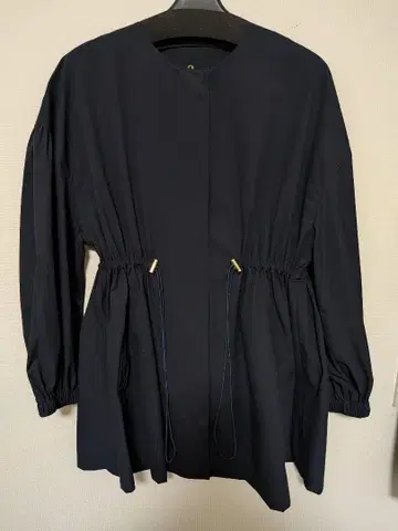 새상품급 SHIPS 드로스트 풀오버 하자 있음. 네이비