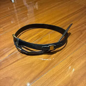 심플한 블랙 캐주얼 벨트