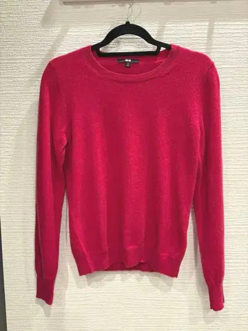 UNIQLO M 사이즈 레드 캐시미어