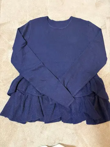 [택 포함 새상품] ur's 프릴 헴 니트 네이비