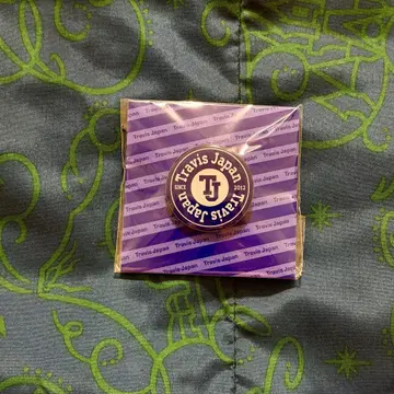 Travis Japan s' travelers 핀 배지