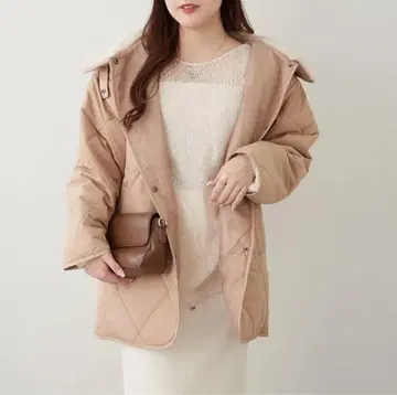 NICECLAP 퍼 포함 베이지 퀼팅 자켓