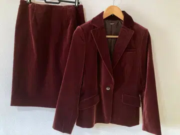 여성 수트 크리스찬 오자르