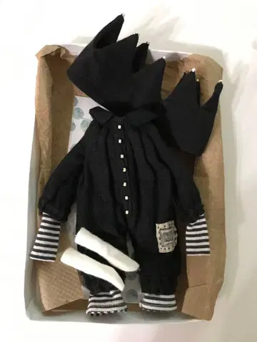 네오 브라이스 옷 갈아입기 의류 블랙 작가님