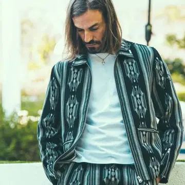 새상품급 CRIMIE NATIVE JACQUARD SWING M 블랙