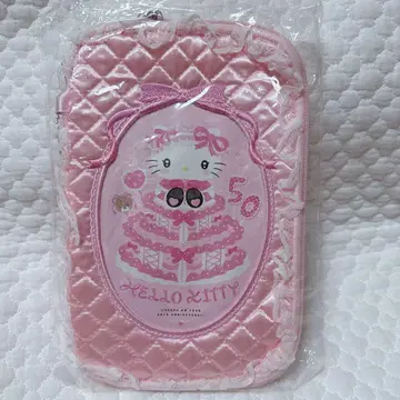 산리오 초레어 헬로키티 50th 퀼팅 멀티 파우치