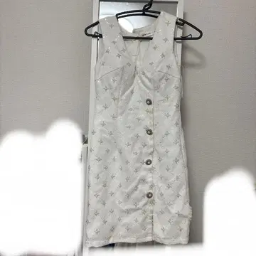 드레스 캬바쿠라 화이트 JEWELS