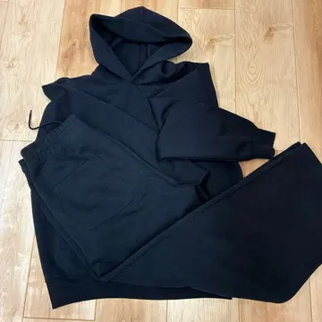 UNIQLO 새상품급 셋업 스웨트 팬츠와 후드티