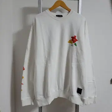 FOURTHIRTY 꽃무늬 디자인 프린트 맨투맨 트레이닝복