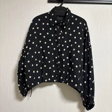 DOU DOU 숏 기장 도트 블라우스