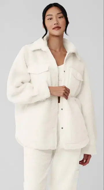 미사용 새상품 alo 쉘파 엣지 샤케트 아이보리 XS