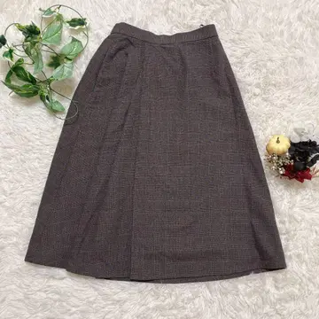 새상품급 Lucruca 일본제 체크 무늬 플레어 스커트 38