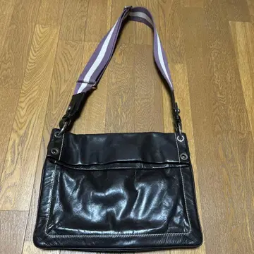 다크 브라운 발리 숄더백 사코슈