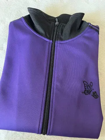 Confirm 원포인트 자수 소매 라인 트랙 자켓