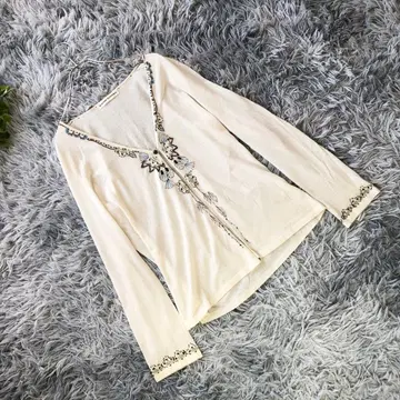 HIROKO KOSHINO [ 40 ] 자수 장식 아이보리 긴팔 가디건