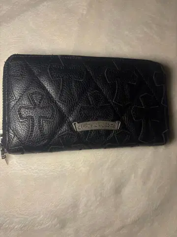 크로스 무늬 블랙 가죽 장지갑