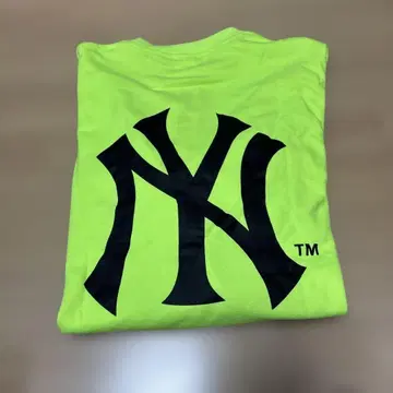 새상품 MLB 양키스 형광 그린 트레이닝복 LL 사이즈