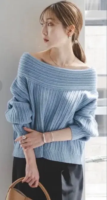 새상품급 noble 노블 랜덤 니트 풀오버 블루