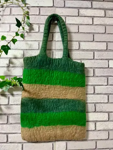 [동양인] 펠트 스트라이프 토트백 A4 그린 브라운 티티카카