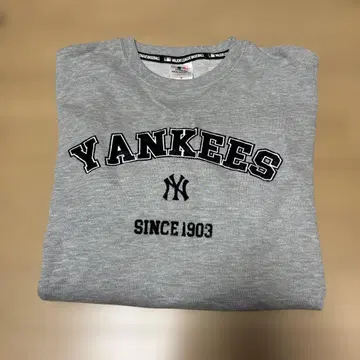 새상품 MLB 뉴욕 양키스 맨투맨 M 사이즈