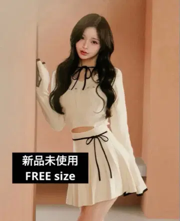 [ Darich ] 허리 오픈 리본 디자인 니트 미니 원피스 free