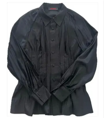 CABaN 블랙 플리츠 블라우스