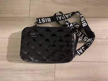 블랙 엠보싱 숄더백