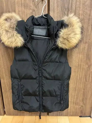 goa 퍼 달린 블랙 다운 베스트 [ 새상품급, 여기서만 구매 가능! ]