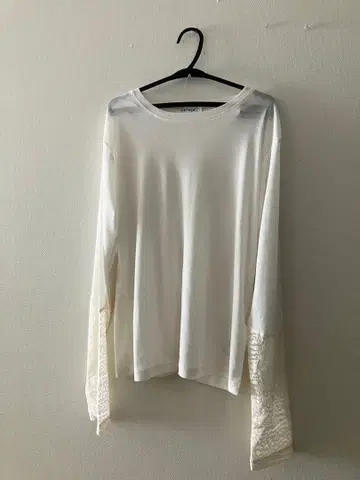 렙심 소매 절개 티셔츠