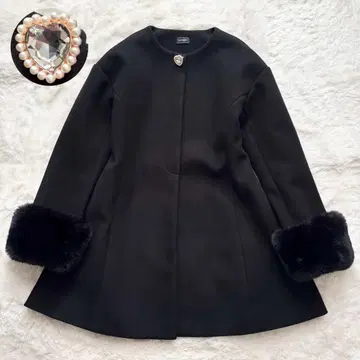 evelyn 브로치 코트 퍼 슬리브 블랙 A라인 노카라 비쥬