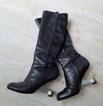 힐이 귀여운 개성적인 부츠 블랙 23.5cm