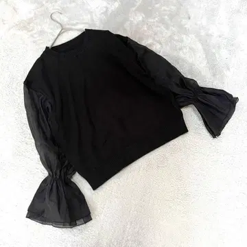 새상품급 [ ti. ] ( M ) 벌룬 슬리브 니트탑 블랙