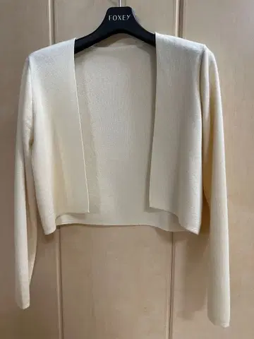 FOXEY 아이보리 가디건 38 새상품급