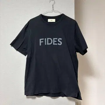 FIDES 로고 T셔츠 블랙