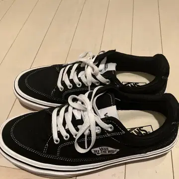 VANS OFF THE WALL 스니커즈 블랙/화이트