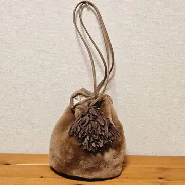 리얼 무스탕 프린지 복조리 숄더백 모카 브라운 퍼