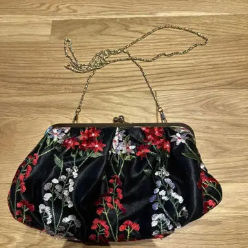 꽃무늬 파티백 가마구치 클러치백 아틀리에 드 사봉