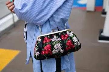꽃무늬 파티백 가마구치 클러치백 아틀리에 드 사봉