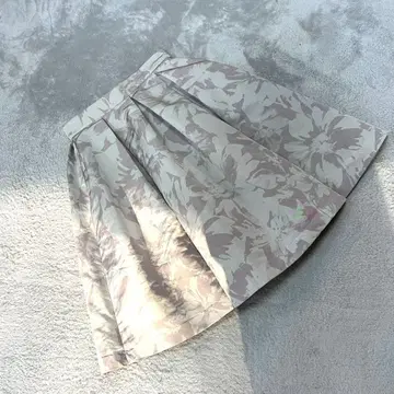 새상품급 [ 레스트로즈 ] ( M ) 꽃무늬 플레어 스커트 핑크 계열