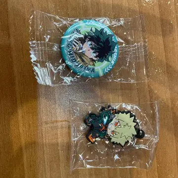 미도리야 이즈쿠와 바쿠고 카츠키의 핀 배지 세트