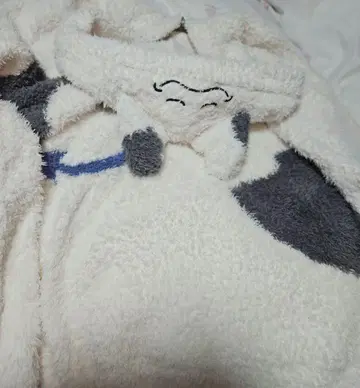 젤라또피케 모몽 후드티