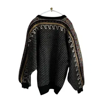 니트 올 패턴 블랙 옐로우 화이트 울