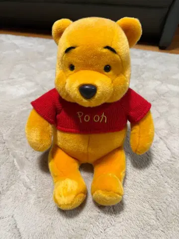 푸우 봉제 인형 빨간색 니트