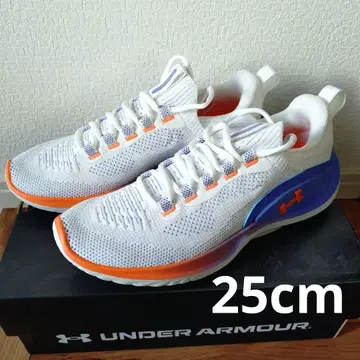 새상품 UNDER ARMOUR 스니커즈 플로우 다이나믹 25cm