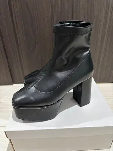 플랫폼 스트레치 부츠 통굽